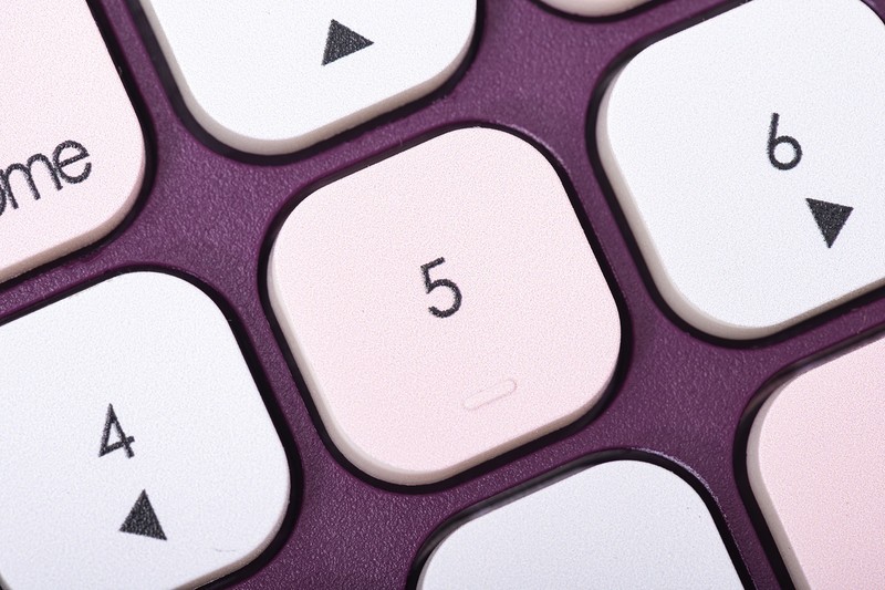 分不清色号的直男同样浪漫，给女性朋友推荐高颜值键鼠