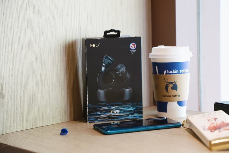 纤毫毕现，飞傲（FiiO）FW5一圈两铁真无线HiFi蓝牙耳机开箱