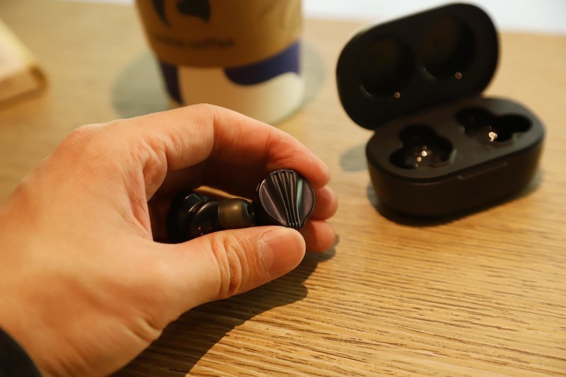 纤毫毕现，飞傲（FiiO）FW5一圈两铁真无线HiFi蓝牙耳机开箱