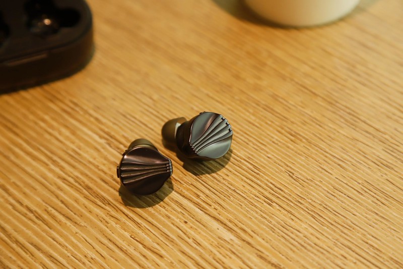 纤毫毕现，飞傲（FiiO）FW5一圈两铁真无线HiFi蓝牙耳机开箱