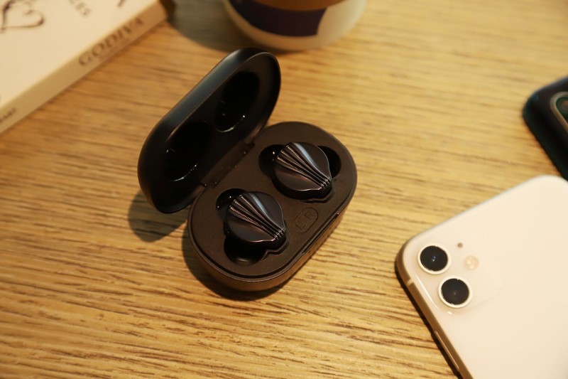 纤毫毕现，飞傲（FiiO）FW5一圈两铁真无线HiFi蓝牙耳机开箱