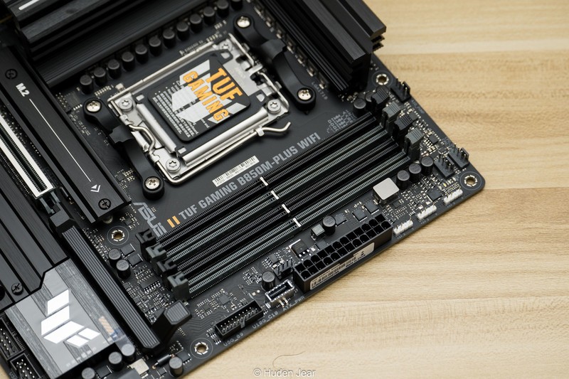 华硕主板发布：开箱图赏拆解TUF GAMING B850M-PLUS WIFI
