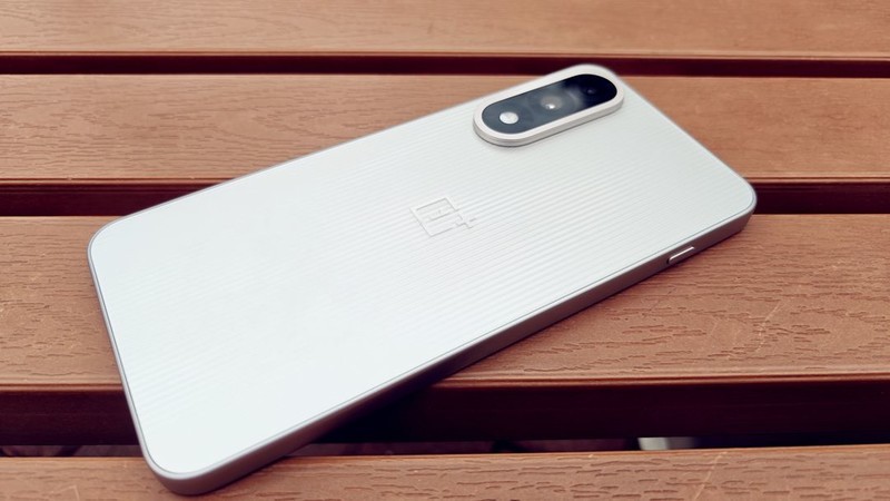 一加 Ace 5 至尊版评测：电竞三芯重构游戏旗舰标准