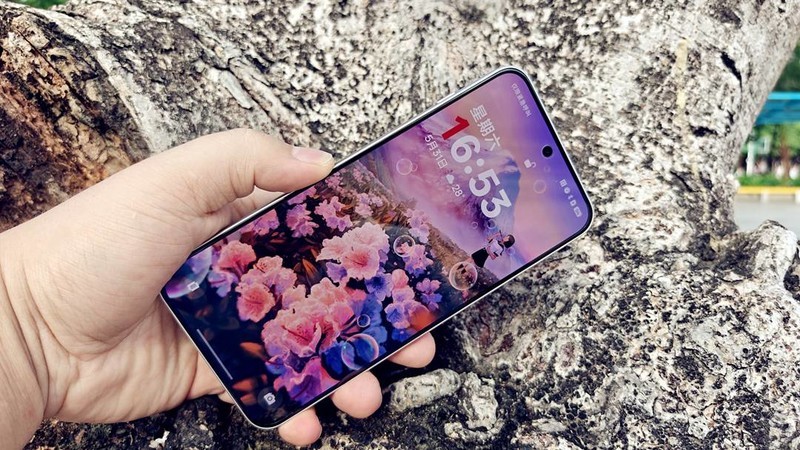 一加 Ace 5 至尊版评测：电竞三芯重构游戏旗舰标准