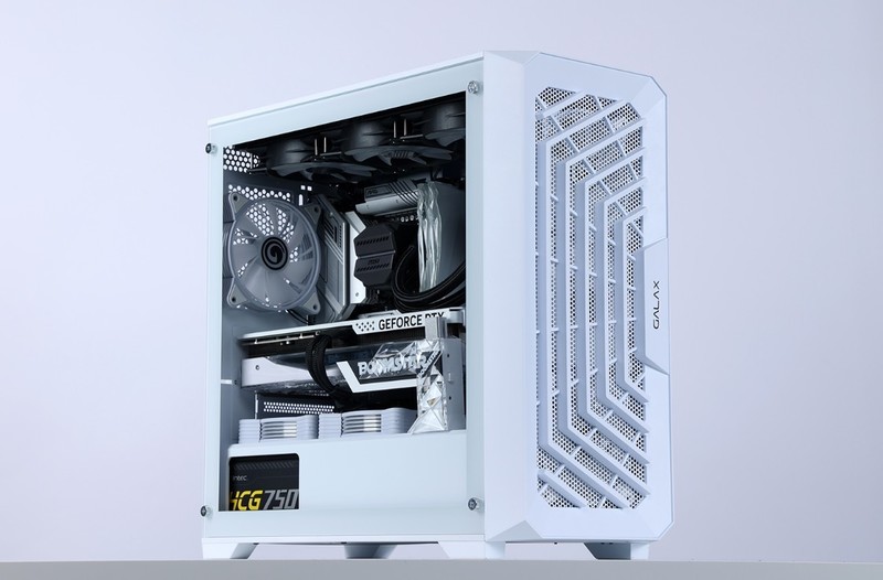 新一代特供神U小黑盒13490F性能咋样，配置咋选？装机实测告诉你