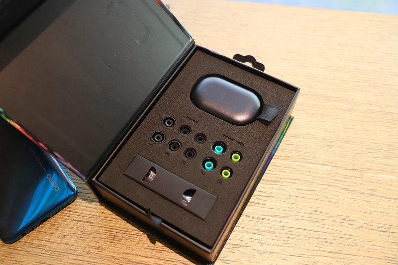 纤毫毕现，飞傲（FiiO）FW5一圈两铁真无线HiFi蓝牙耳机开箱