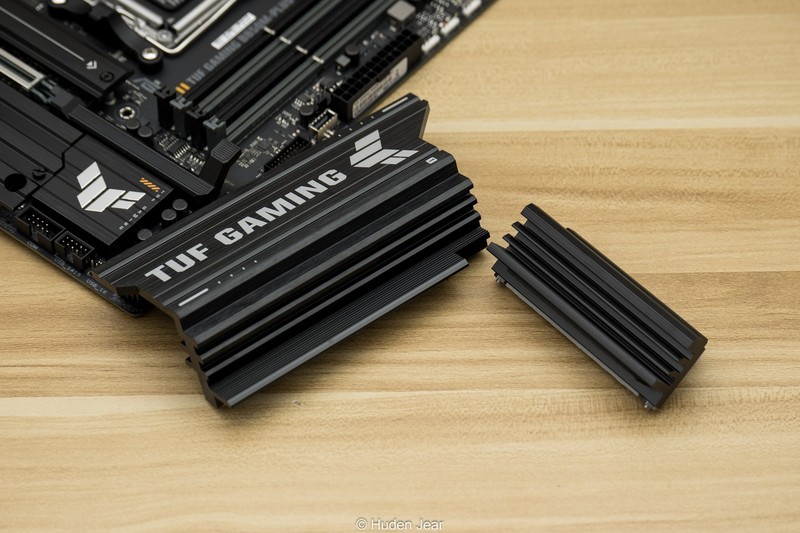 华硕主板发布：开箱图赏拆解TUF GAMING B850M-PLUS WIFI