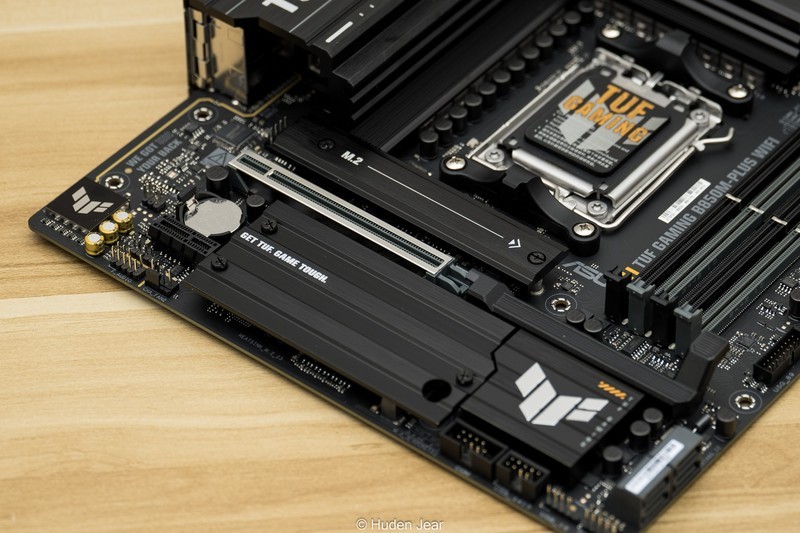华硕主板发布：开箱图赏拆解TUF GAMING B850M-PLUS WIFI