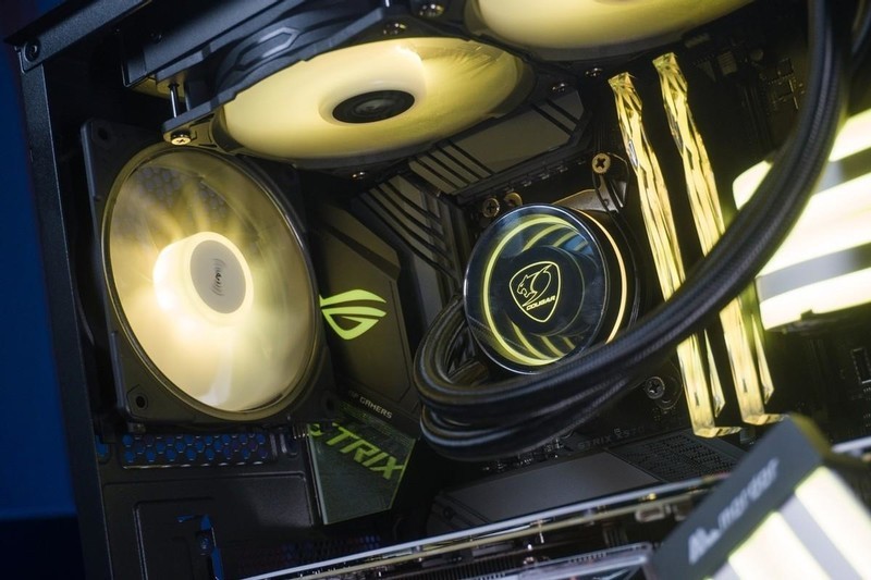 200多元买RGB机箱？应该没比它更合适的了，骨伽双刃装机