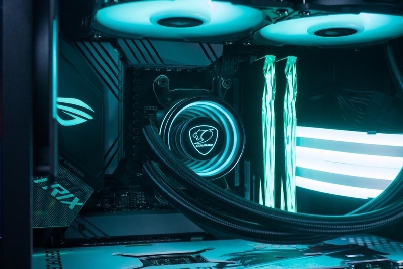 200多元买RGB机箱？应该没比它更合适的了，骨伽双刃装机