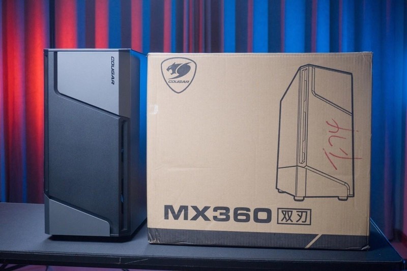 200多元买RGB机箱？应该没比它更合适的了，骨伽双刃装机