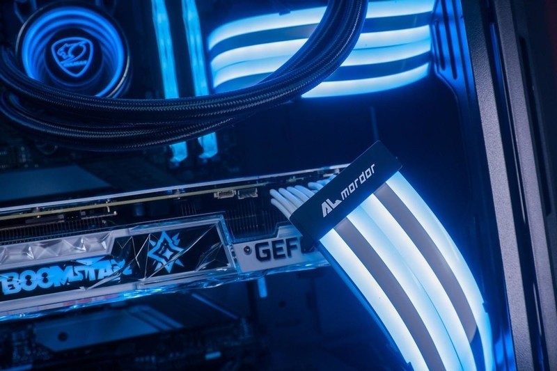 200多元买RGB机箱？应该没比它更合适的了，骨伽双刃装机