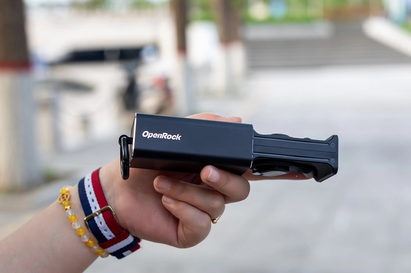 开放式耳机佩戴新体验，开石OpenRock X 双转轴设计久戴也舒适