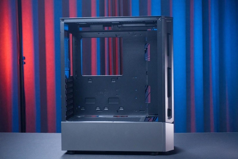 200多元买RGB机箱？应该没比它更合适的了，骨伽双刃装机