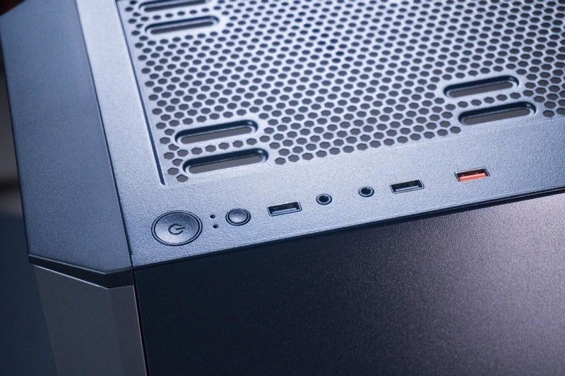 200多元买RGB机箱？应该没比它更合适的了，骨伽双刃装机