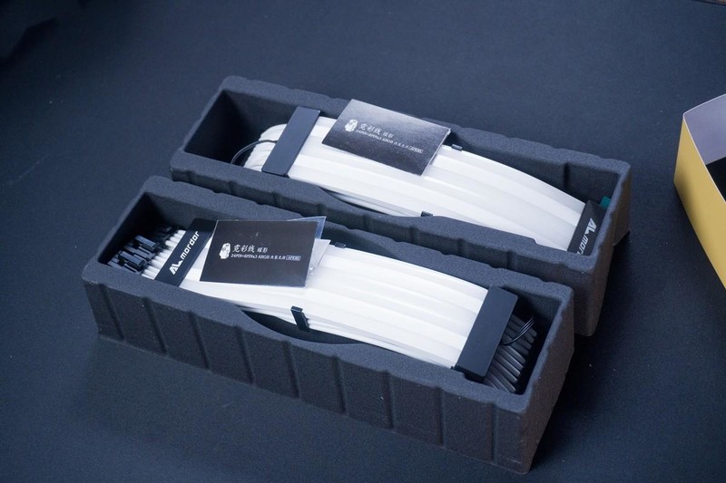 200多元买RGB机箱？应该没比它更合适的了，骨伽双刃装机