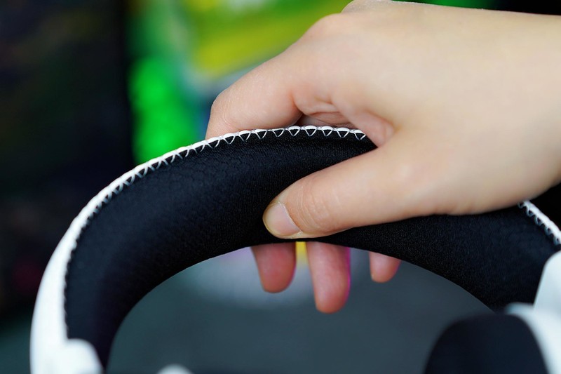 更低的延迟、更快的响应，雷蛇旋风黑鲨V2专业版无线游戏耳机体验