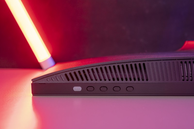 一步到位，4K 144Hz高刷爽快玩，泰坦军团P2SA2V旗舰电竞显示器