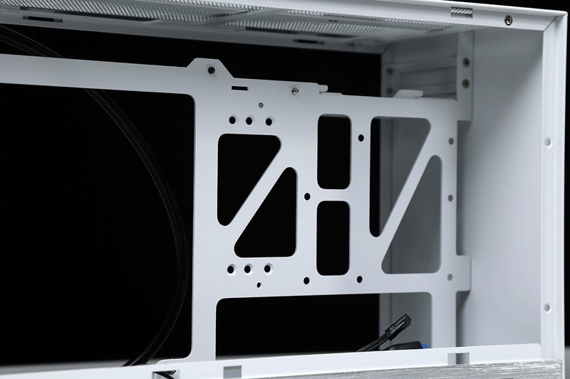 回家过年也要爽玩3A大作，将3080显卡塞进闪鳞S400小机箱攒个便携小钢炮主机