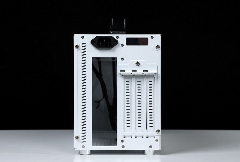 回家过年也要爽玩3A大作，将3080显卡塞进闪鳞S400小机箱攒个便携小钢炮主机