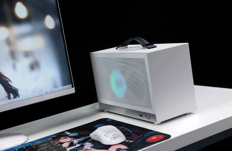 回家过年也要爽玩3A大作，将3080显卡塞进闪鳞S400小机箱攒个便携小钢炮主机