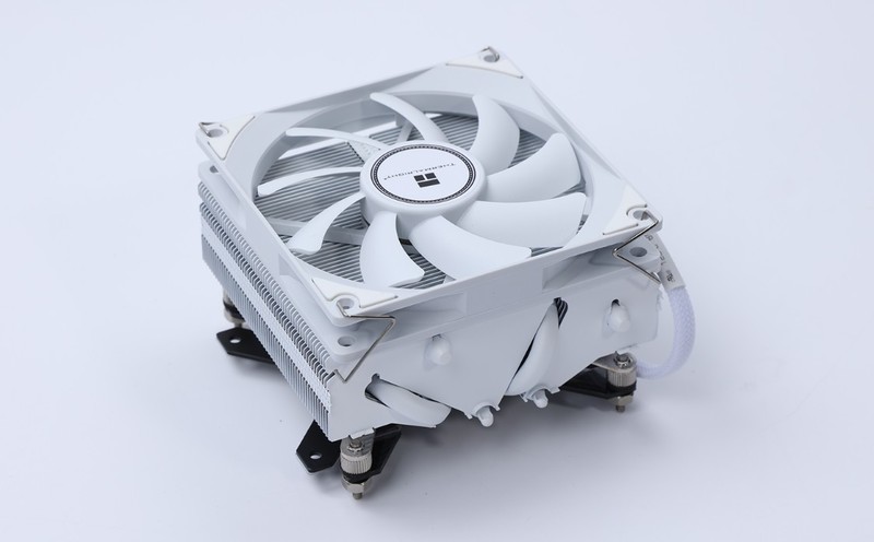 回家过年也要爽玩3A大作，将3080显卡塞进闪鳞S400小机箱攒个便携小钢炮主机