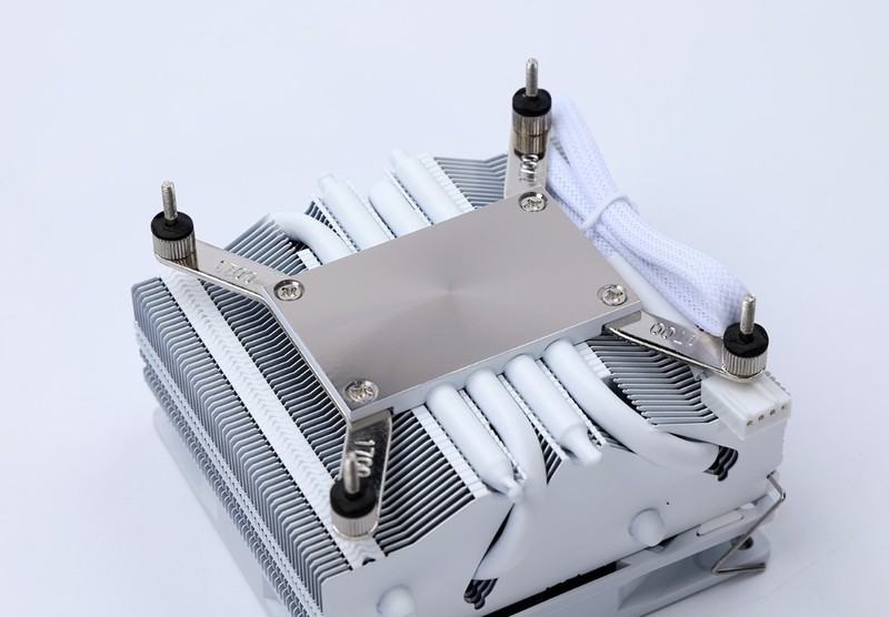 回家过年也要爽玩3A大作，将3080显卡塞进闪鳞S400小机箱攒个便携小钢炮主机