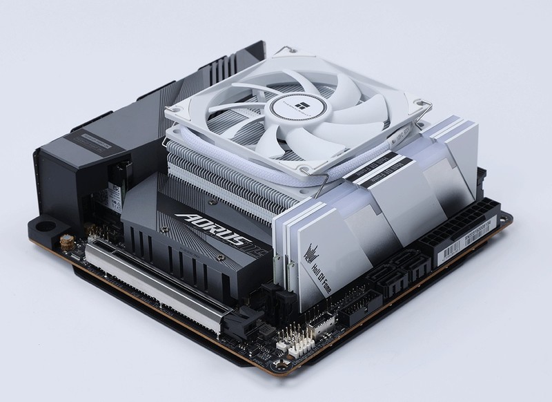 回家过年也要爽玩3A大作，将3080显卡塞进闪鳞S400小机箱攒个便携小钢炮主机