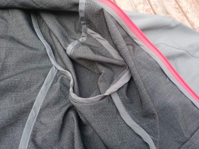 国内现在真的是卷过分了，防晒服都按不住了，开始卷遮热了