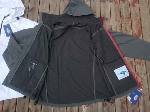 国内现在真的是卷过分了，防晒服都按不住了，开始卷遮热了