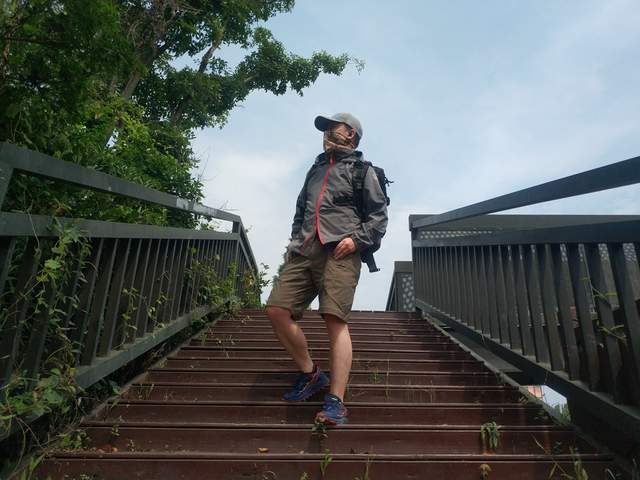 国内现在真的是卷过分了，防晒服都按不住了，开始卷遮热了