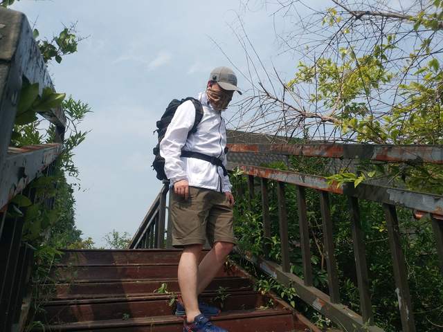 国内现在真的是卷过分了，防晒服都按不住了，开始卷遮热了