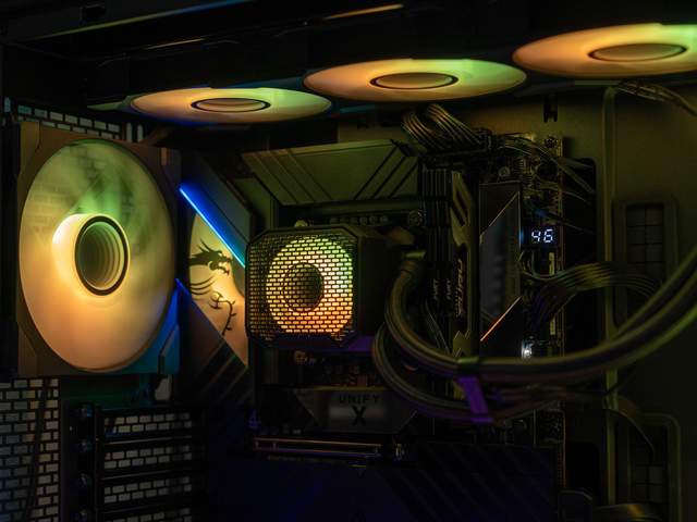 一键9600MHz，微星MEG Z890 UNIFY-X主板傻瓜超频教学