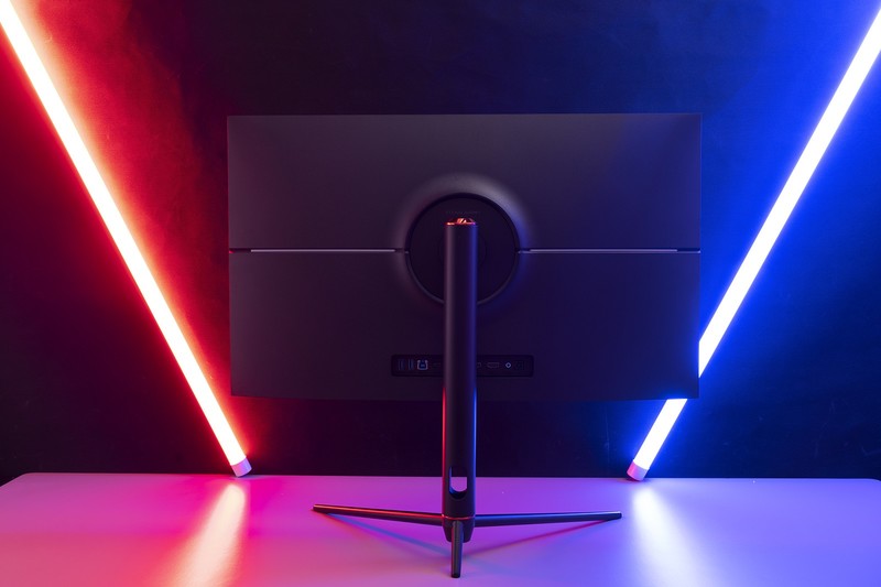 一步到位，4K 144Hz高刷爽快玩，泰坦军团P2SA2V旗舰电竞显示器