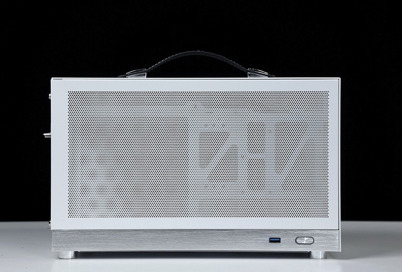 回家过年也要爽玩3A大作，将3080显卡塞进闪鳞S400小机箱攒个便携小钢炮主机