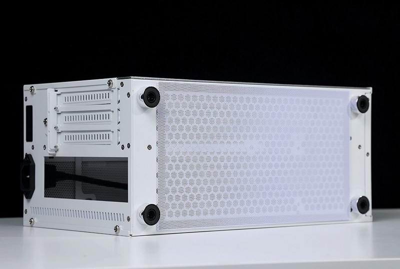 回家过年也要爽玩3A大作，将3080显卡塞进闪鳞S400小机箱攒个便携小钢炮主机