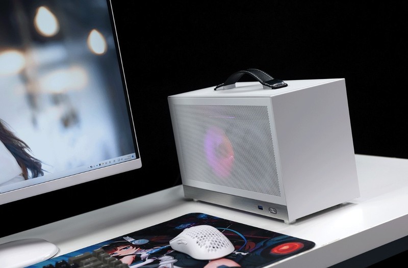 回家过年也要爽玩3A大作，将3080显卡塞进闪鳞S400小机箱攒个便携小钢炮主机