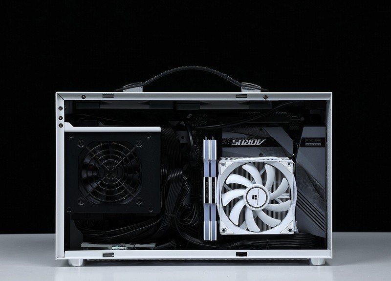 回家过年也要爽玩3A大作，将3080显卡塞进闪鳞S400小机箱攒个便携小钢炮主机