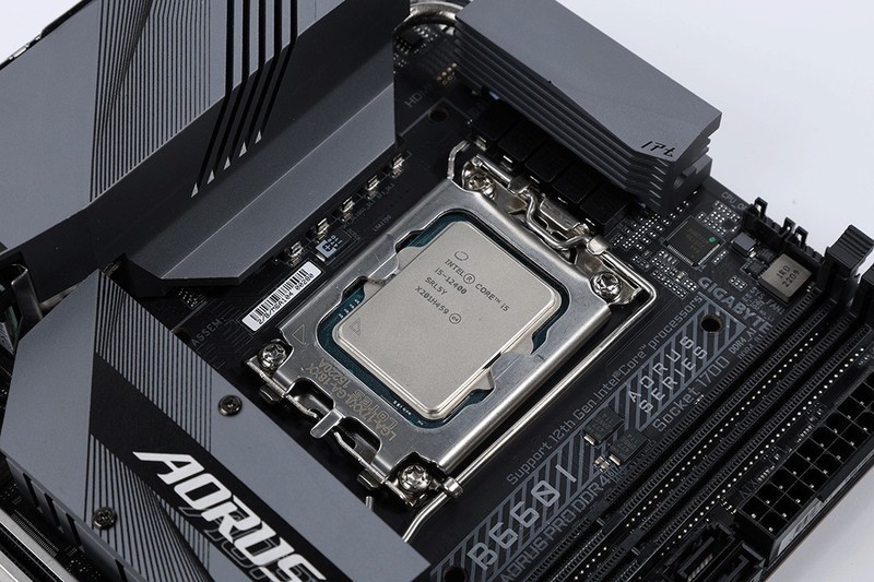 回家过年也要爽玩3A大作，将3080显卡塞进闪鳞S400小机箱攒个便携小钢炮主机