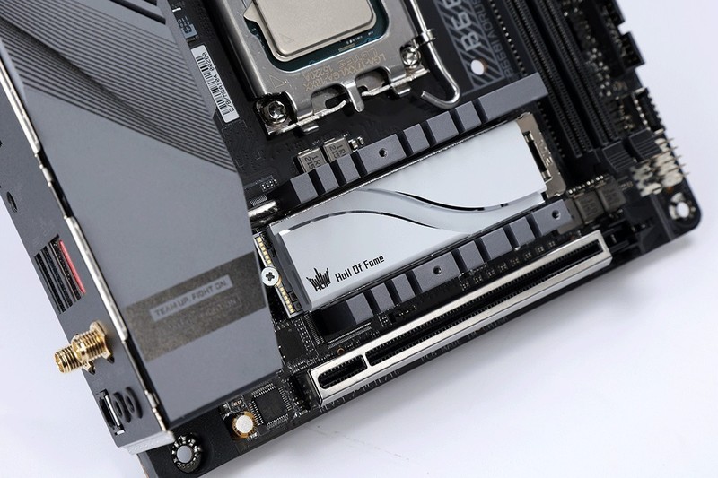 回家过年也要爽玩3A大作，将3080显卡塞进闪鳞S400小机箱攒个便携小钢炮主机