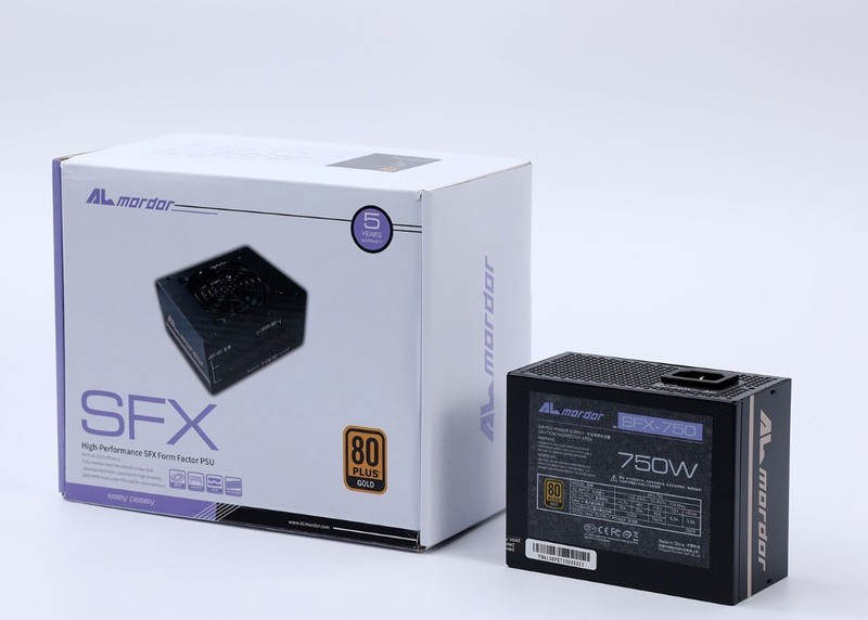 回家过年也要爽玩3A大作，将3080显卡塞进闪鳞S400小机箱攒个便携小钢炮主机