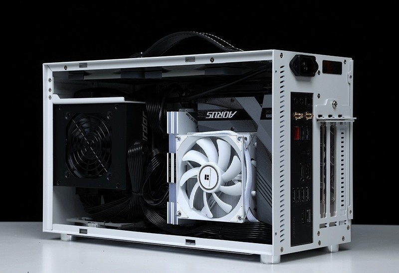 回家过年也要爽玩3A大作，将3080显卡塞进闪鳞S400小机箱攒个便携小钢炮主机