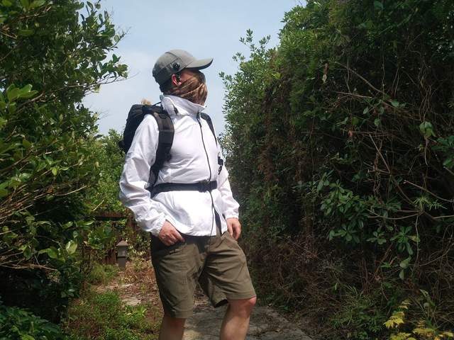 国内现在真的是卷过分了，防晒服都按不住了，开始卷遮热了