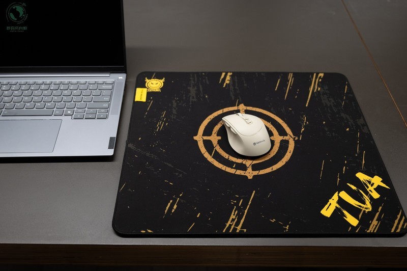 精准操控，掌控战场，YESBASE鼠标垫，职业战队的选择