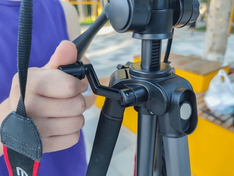 新手拍摄务必选对三脚架！百元相机三脚架体验，真的不是越贵越好