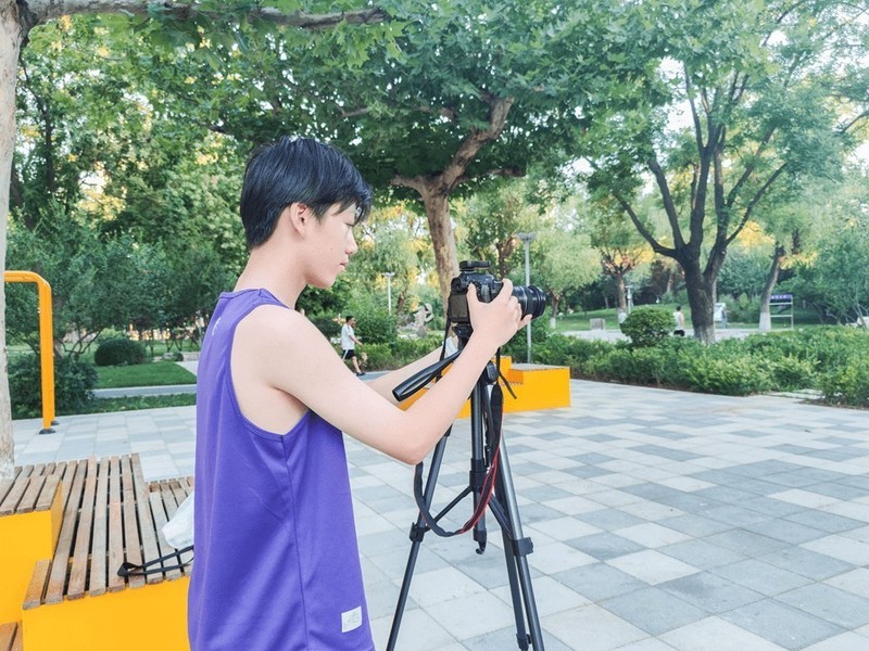 新手拍摄务必选对三脚架！百元相机三脚架体验，真的不是越贵越好
