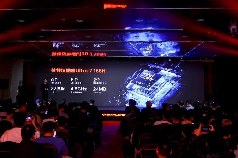 OneXPlayer壹号游侠X1，搭载Ultra 7 155H处理器，三种形态切换