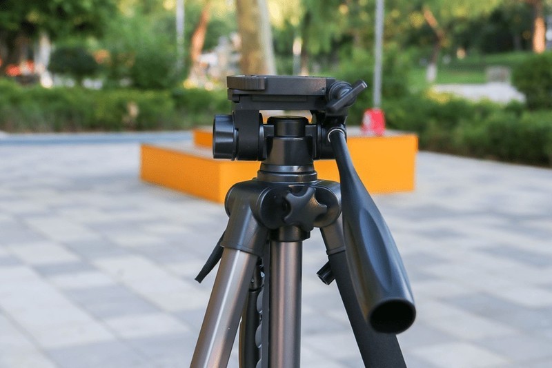 新手拍摄务必选对三脚架！百元相机三脚架体验，真的不是越贵越好