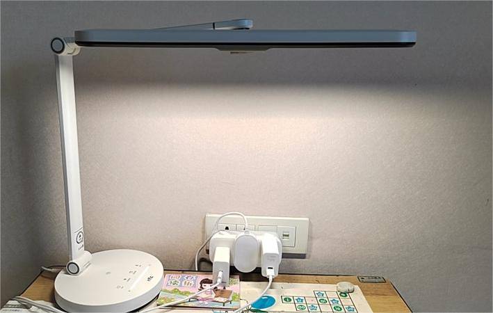 学生护眼灯哪个牌子最好？十大护眼学生用台灯品牌排行曝光