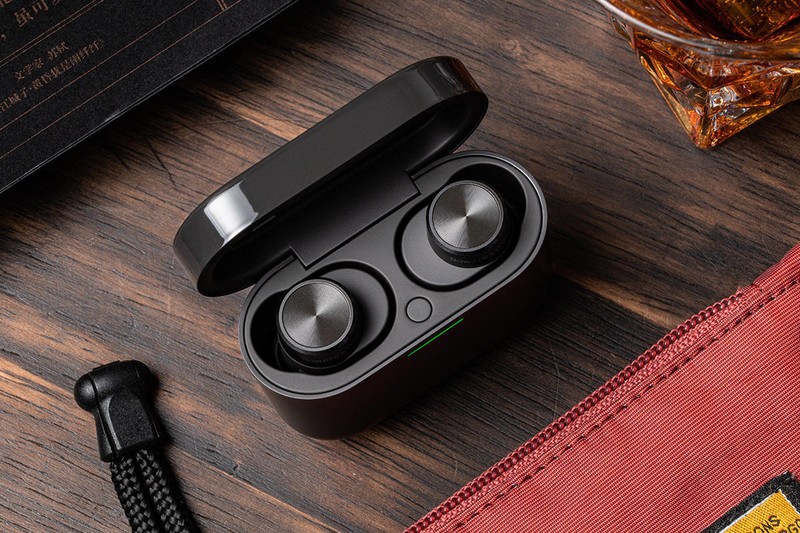 宝华韦健PI5：拒绝暴力降噪，感受世界顶级品牌的平衡艺术